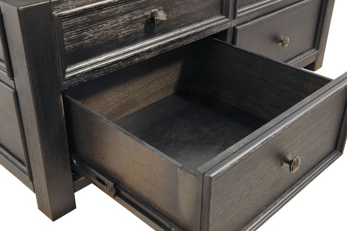 Picture of Tyler Creek Lift Top Cocktail Table