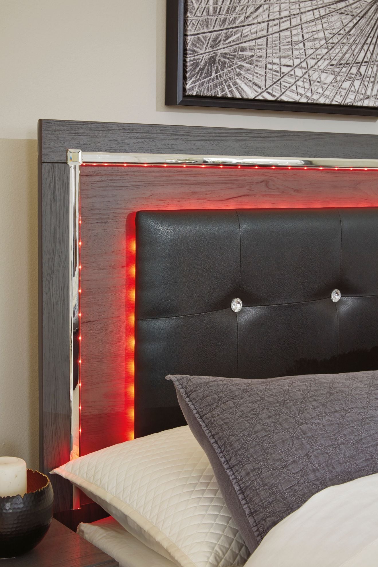 Lodanna King Panel Bed | The Furniture Mart