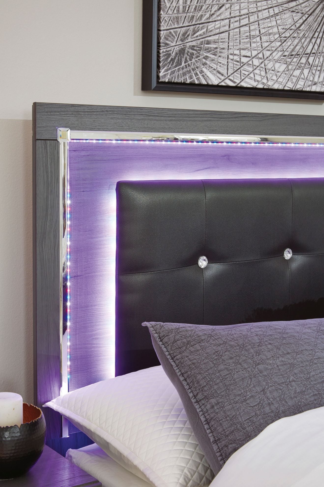 Lodanna King Panel Bed | The Furniture Mart