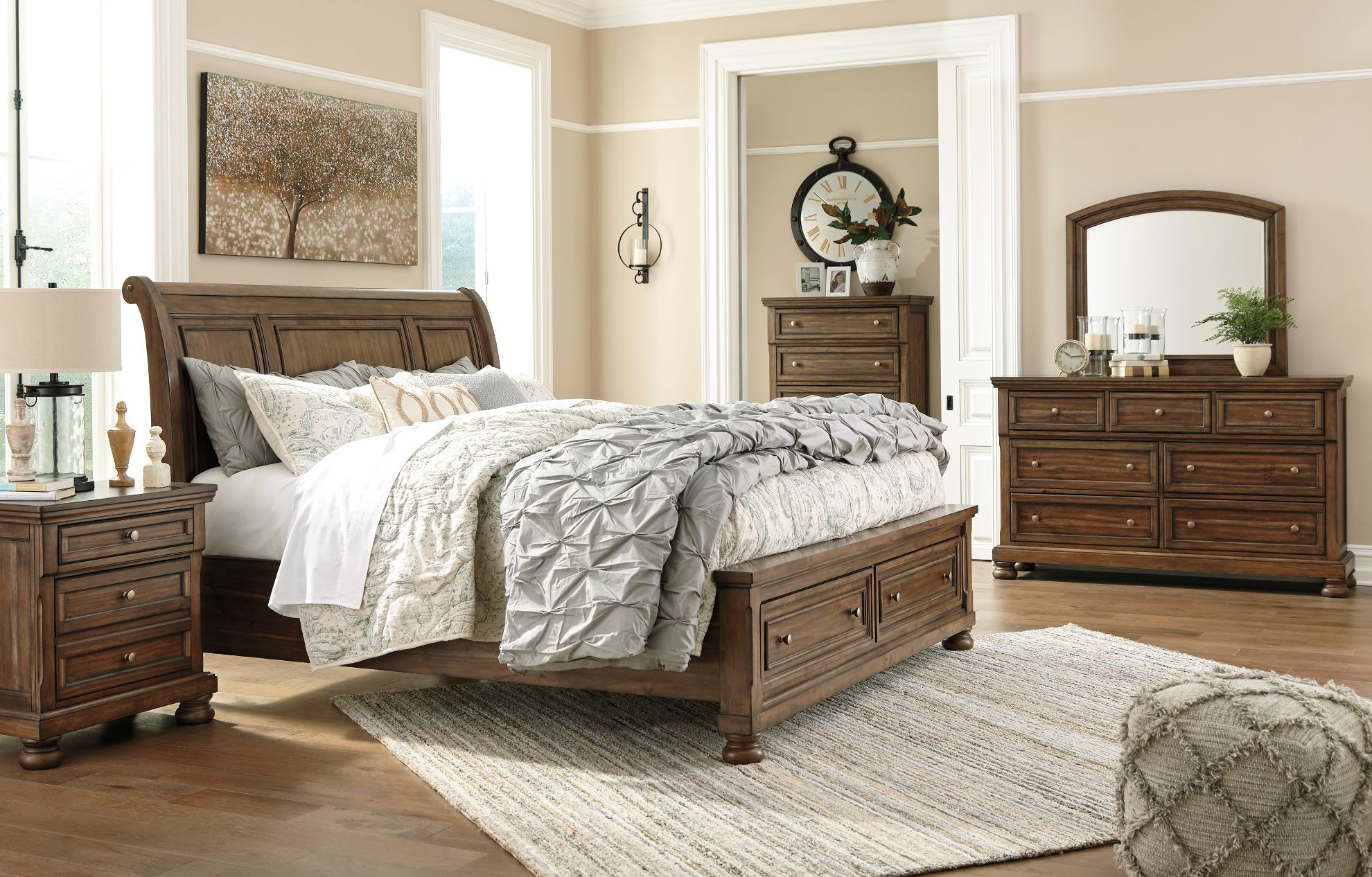 Flynnter Queen Sleigh Storage Bedroom Set