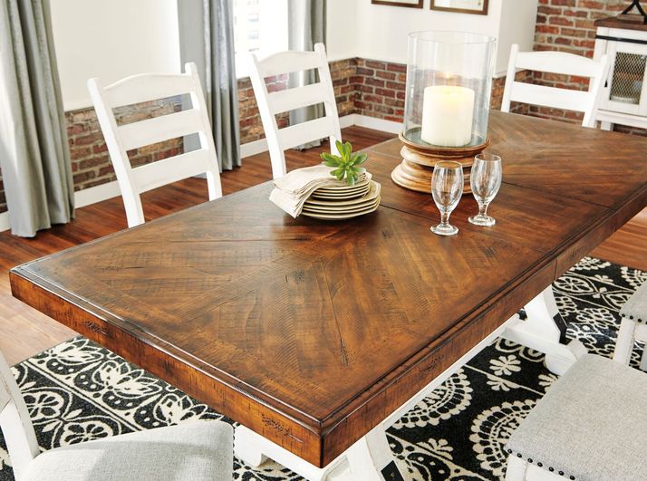 Picture of Valebeck Dining Table