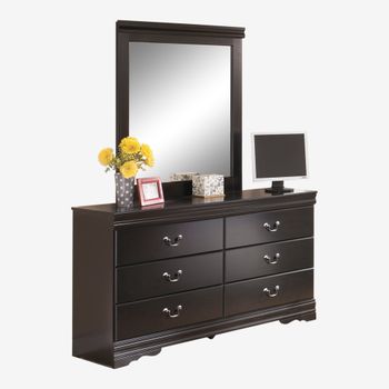 Huey Vineyard Dresser and Mirror Set