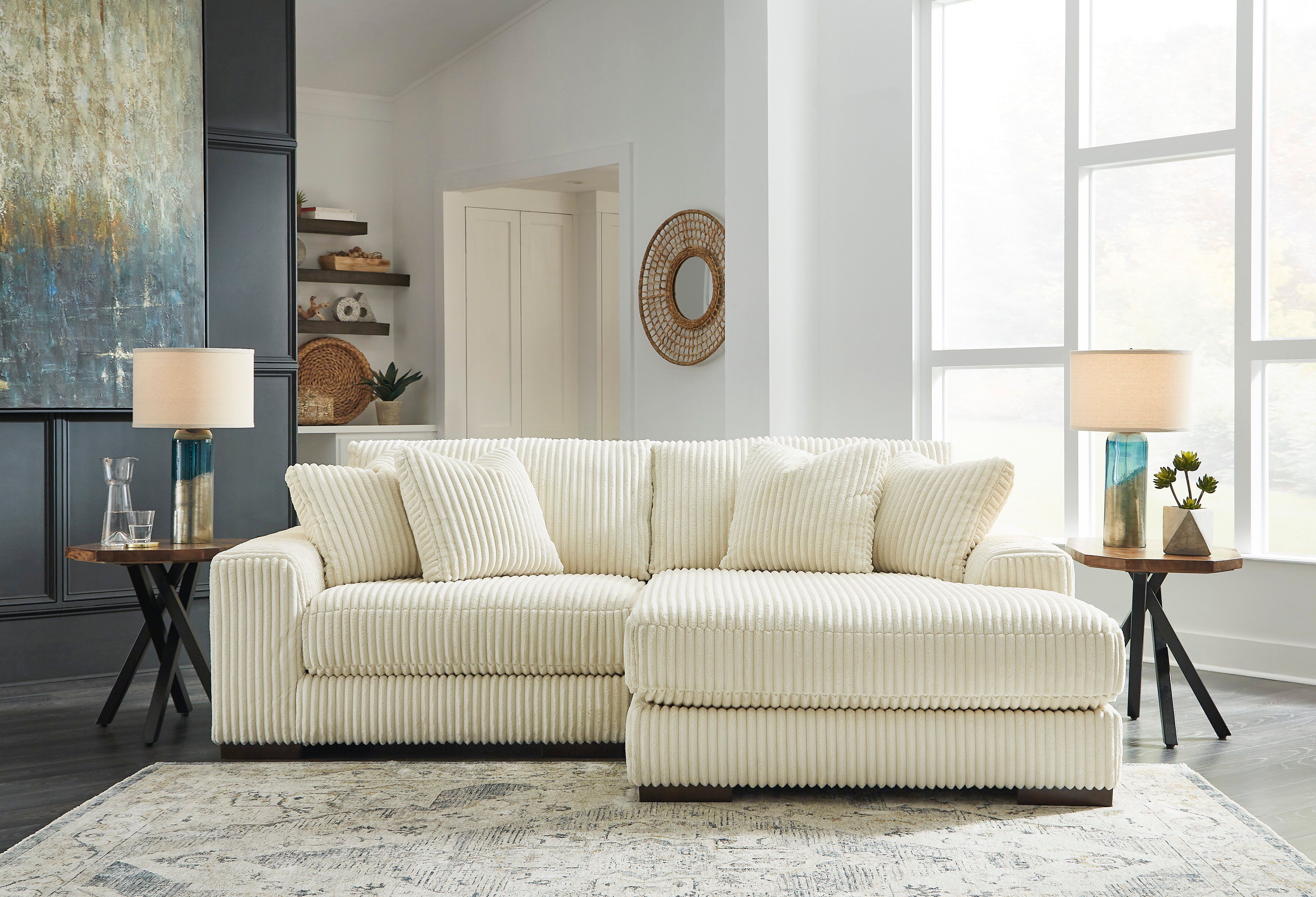 Lindyn 2pc Sectional | The Furniture Mart