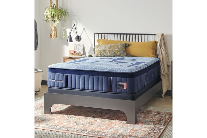 Picture of Lux Hybrid Medium Cal King Mattress