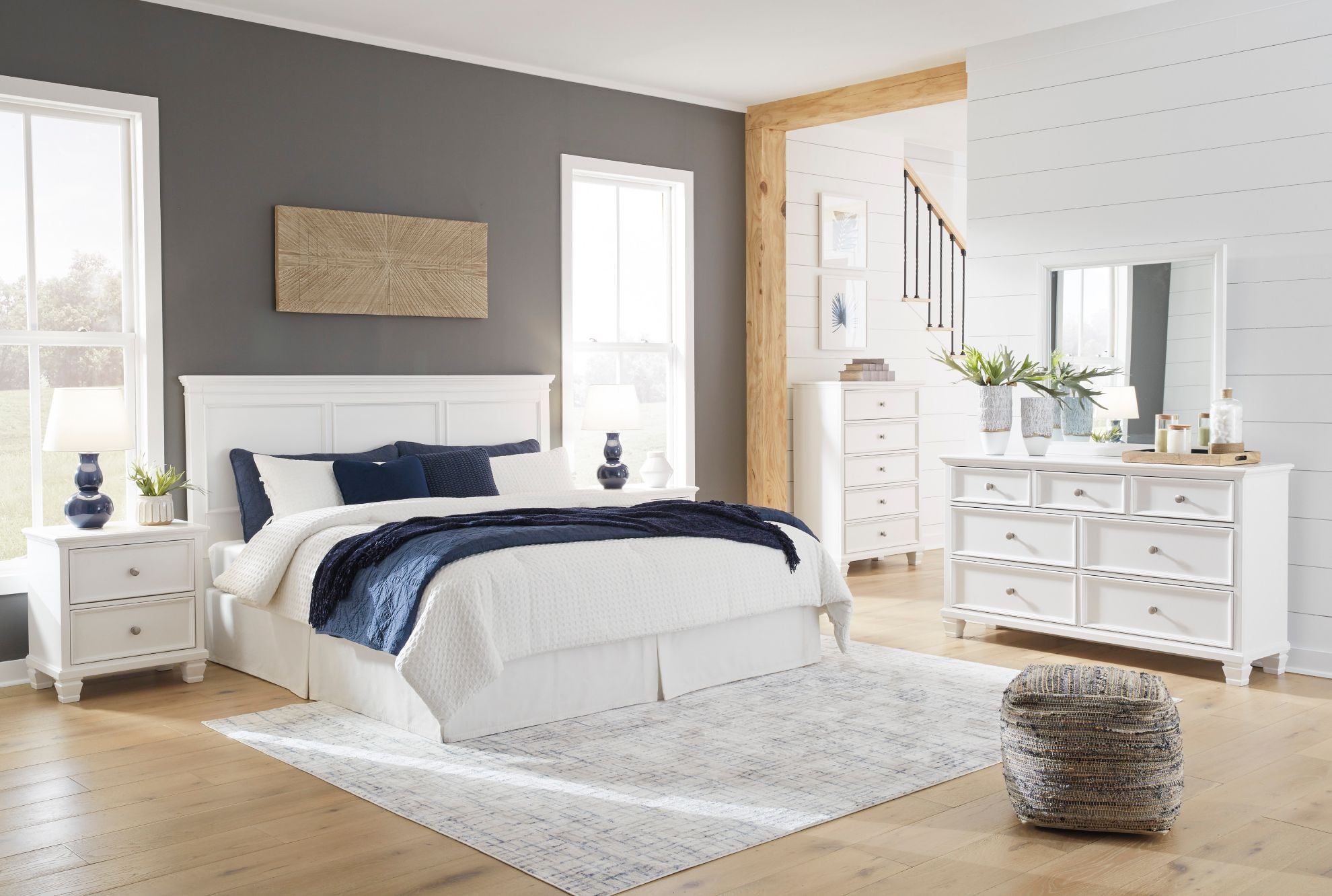 Fortman Queen Bed | The Furniture Mart