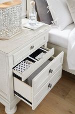 Picture of Robbinsdale King Sleigh Bedroom Set