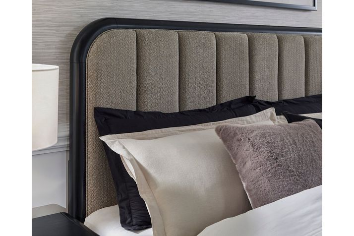 Picture of Rowanbeck Queen Bed