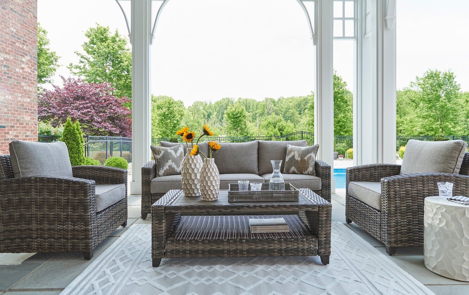 オアシスパール様セット Oasis Court 4pc Patio Set | The Furniture Mart