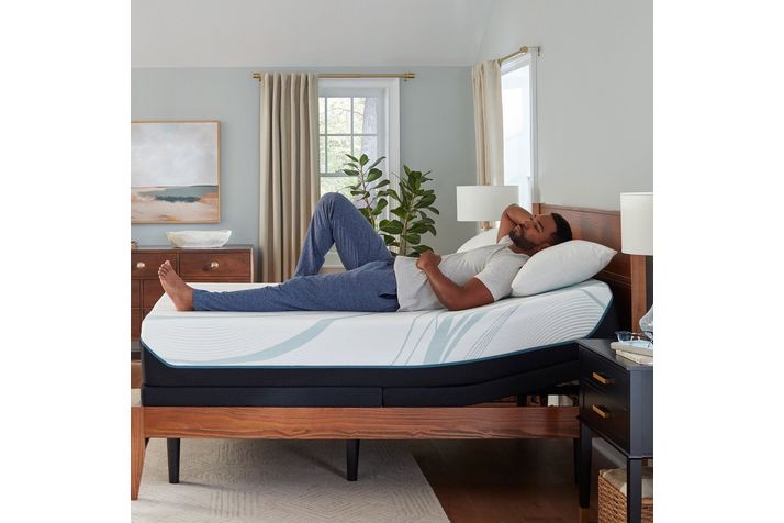 Picture of Adapt Medium Hybrid 2.0 Full Mattress