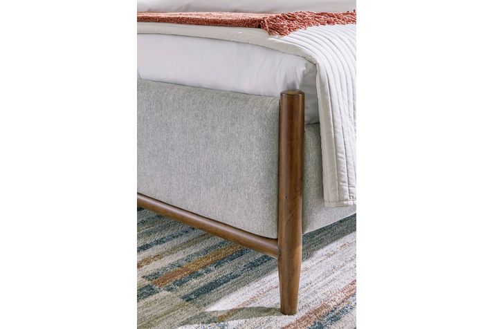 Picture of Lyncott Queen Bedroom Set