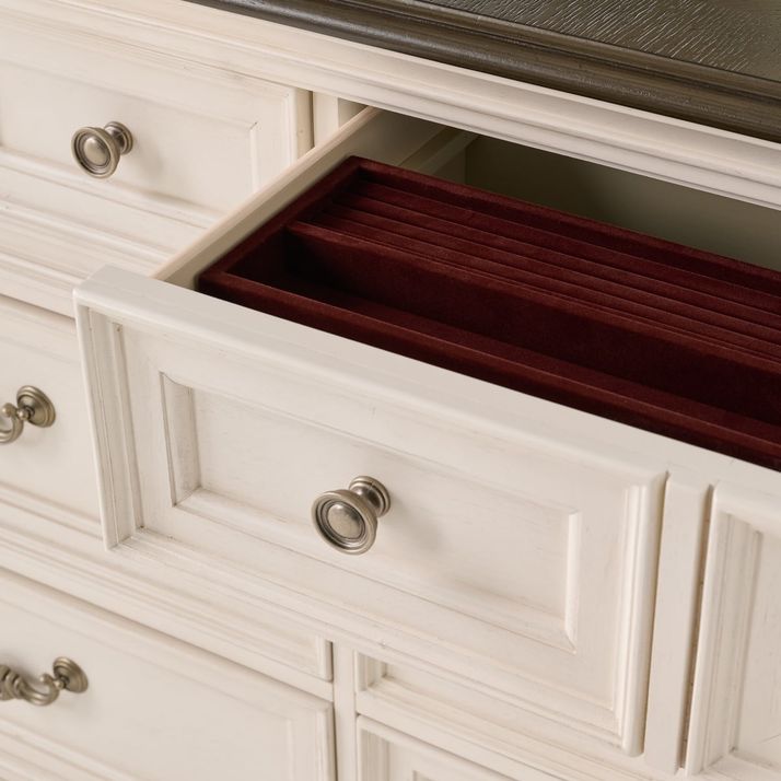 Picture of West Chester Queen Bedroom Set