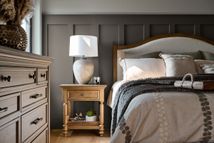 Picture of Hensley King Storage Bedroom Set
