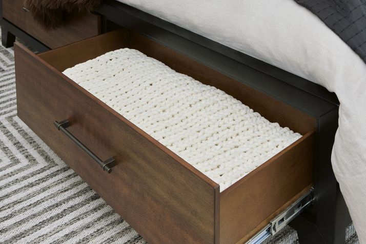 Picture of Kraeburn King Storage Bedroom Set