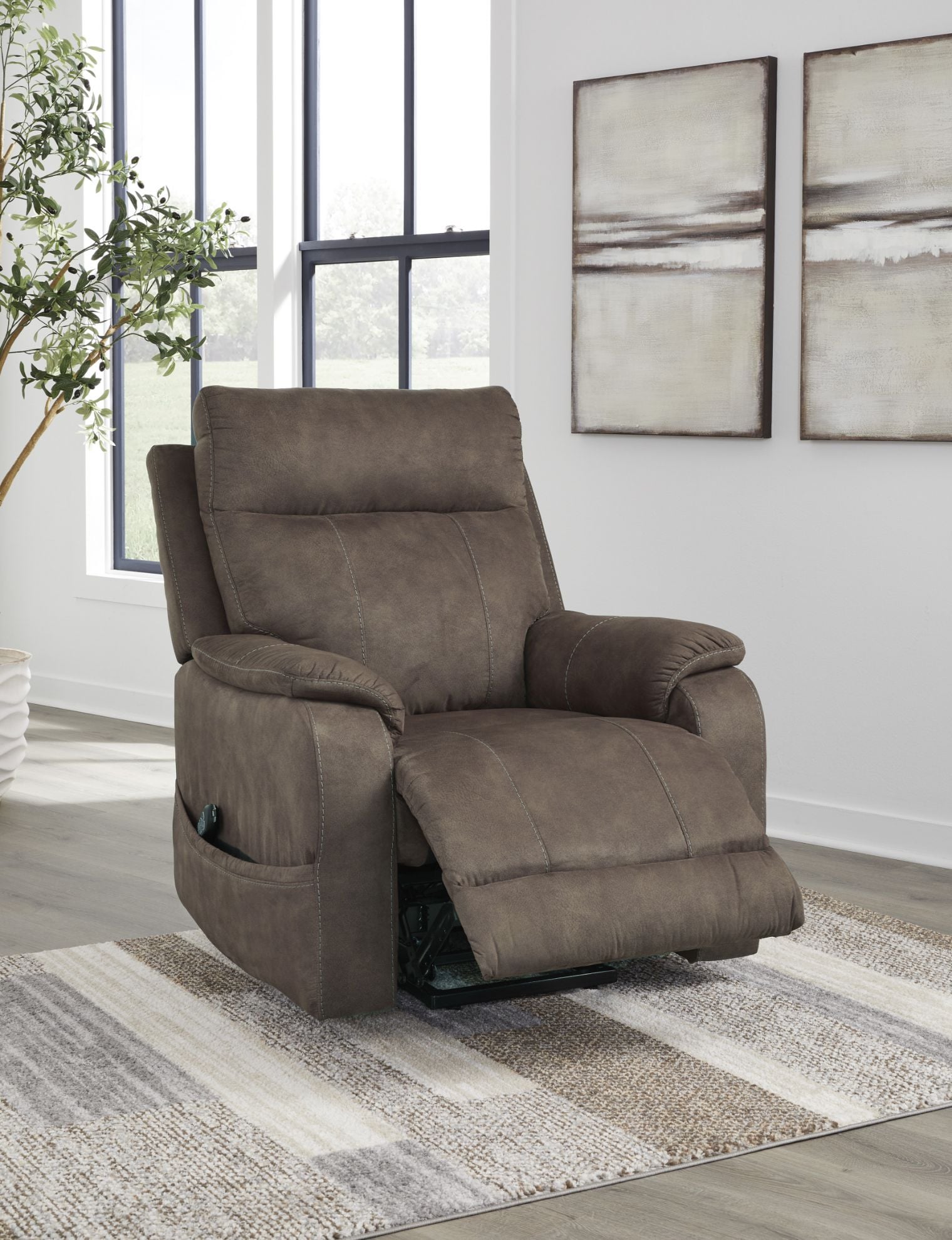 Crestmeade Lift Recliner | The Furniture Mart