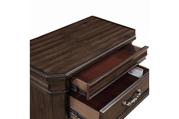 Picture of Lyndhurst Queen Storage Bedroom Set