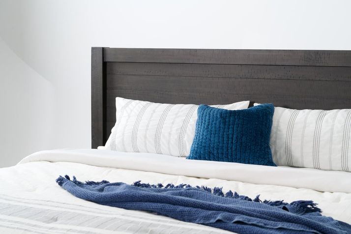Picture of Mill Creek Queen Platform Bed