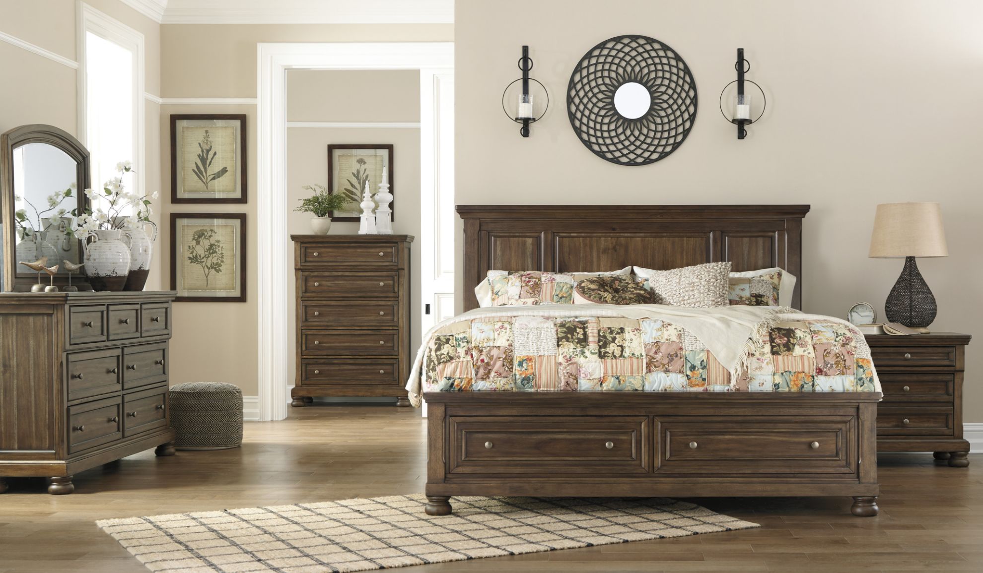 Flynnter King Panel Storage Bedroom Set