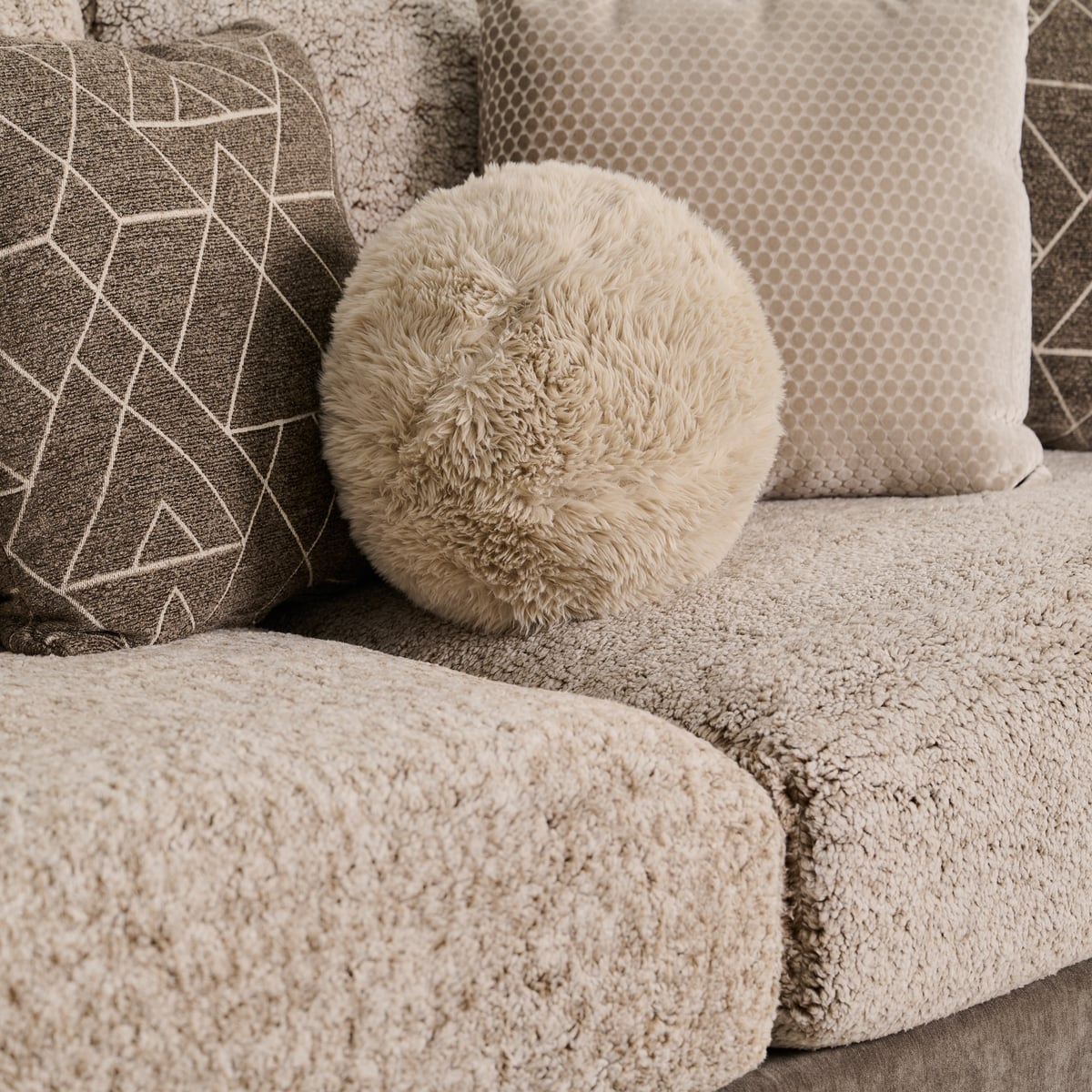 JOSEPH ジョセフ　レオパード　ラビットファー Reddington Sofa | The Furniture Mart