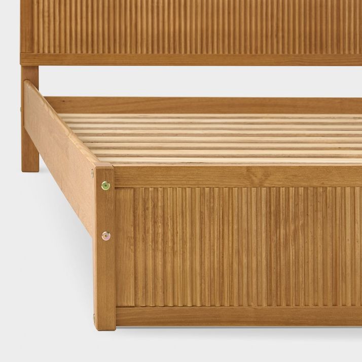 Picture of Metropolitan Urban Oak Queen Bed