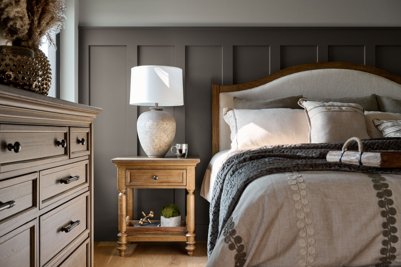 Making Your Guest Bedroom  Holiday-Hosting Ready: Easy Tips for a  Warm Welcome