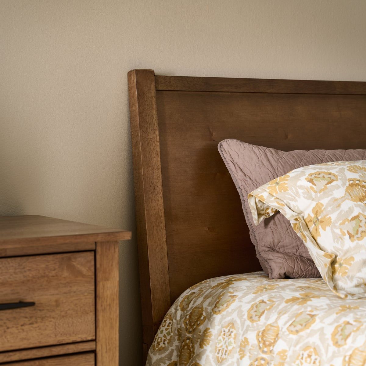 Andover Queen Bed - Thumbnail 3