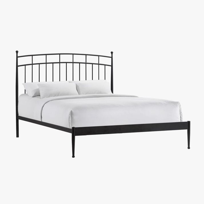 Picture of Traditional Metal Queen Bed