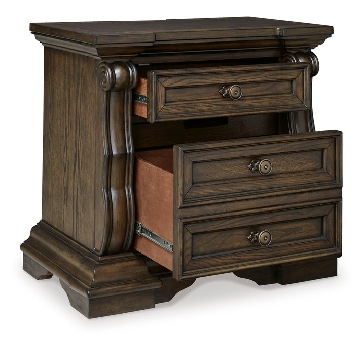 Picture of Maylee King Canopy Bedroom Set