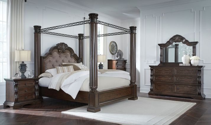 Picture of Maylee King Canopy Bedroom Set