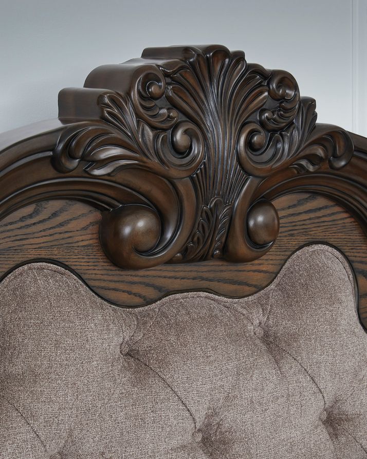Picture of Maylee King Canopy Bedroom Set