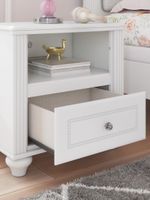 Picture of Maylilly Nightstand