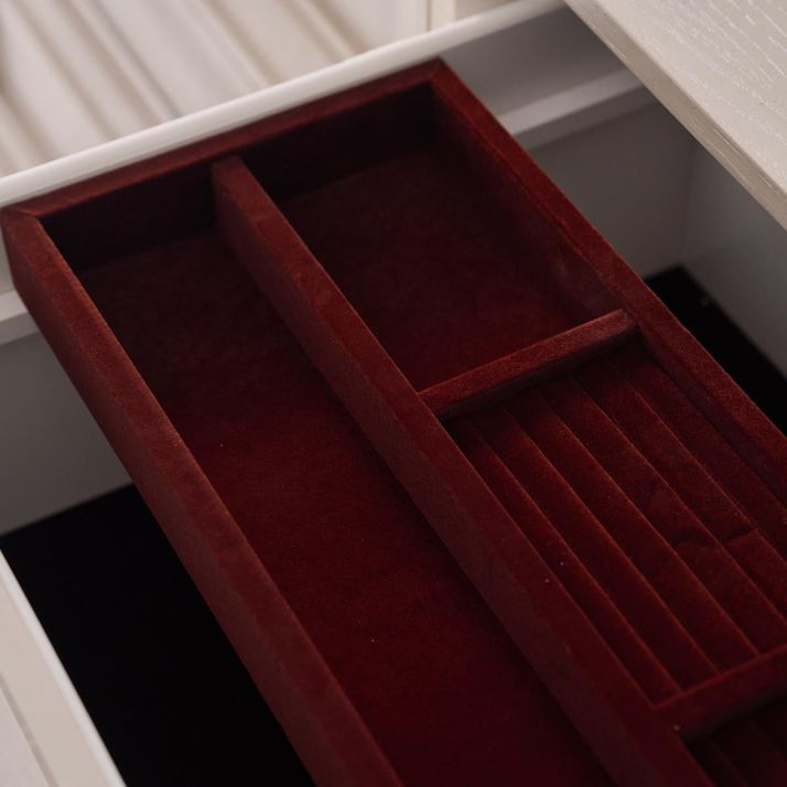 Picture of Spectre Dresser