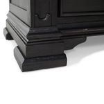 Picture of Kings Court Queen Bedroom Set